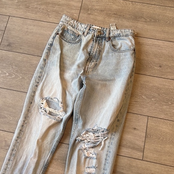 ZARA light wash distressed high waist loose fit ankle length jeans size 6 - Picture 3 of 8